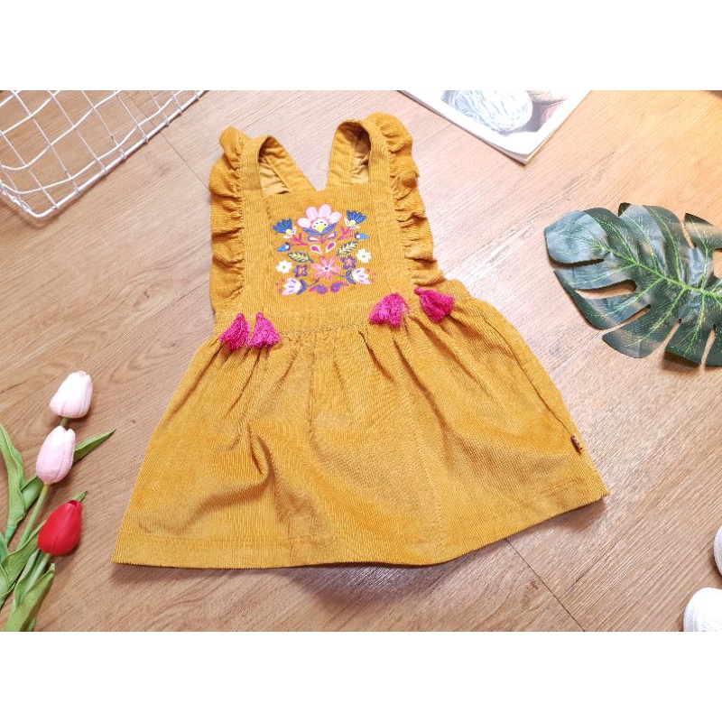 Váy yếm bé gái Sergen major dư xịn cực đẹp chất nhung tâm thêu hoa văn trước ngực