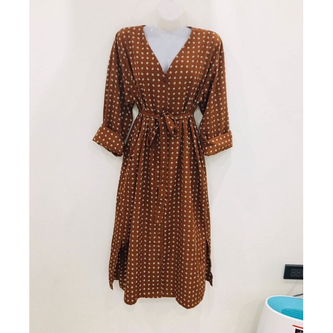 Thanh lý đầm tay dài siêu đẹp cổ V hàng mới