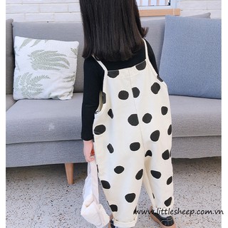 Quần yếm màu trắng chó đốm