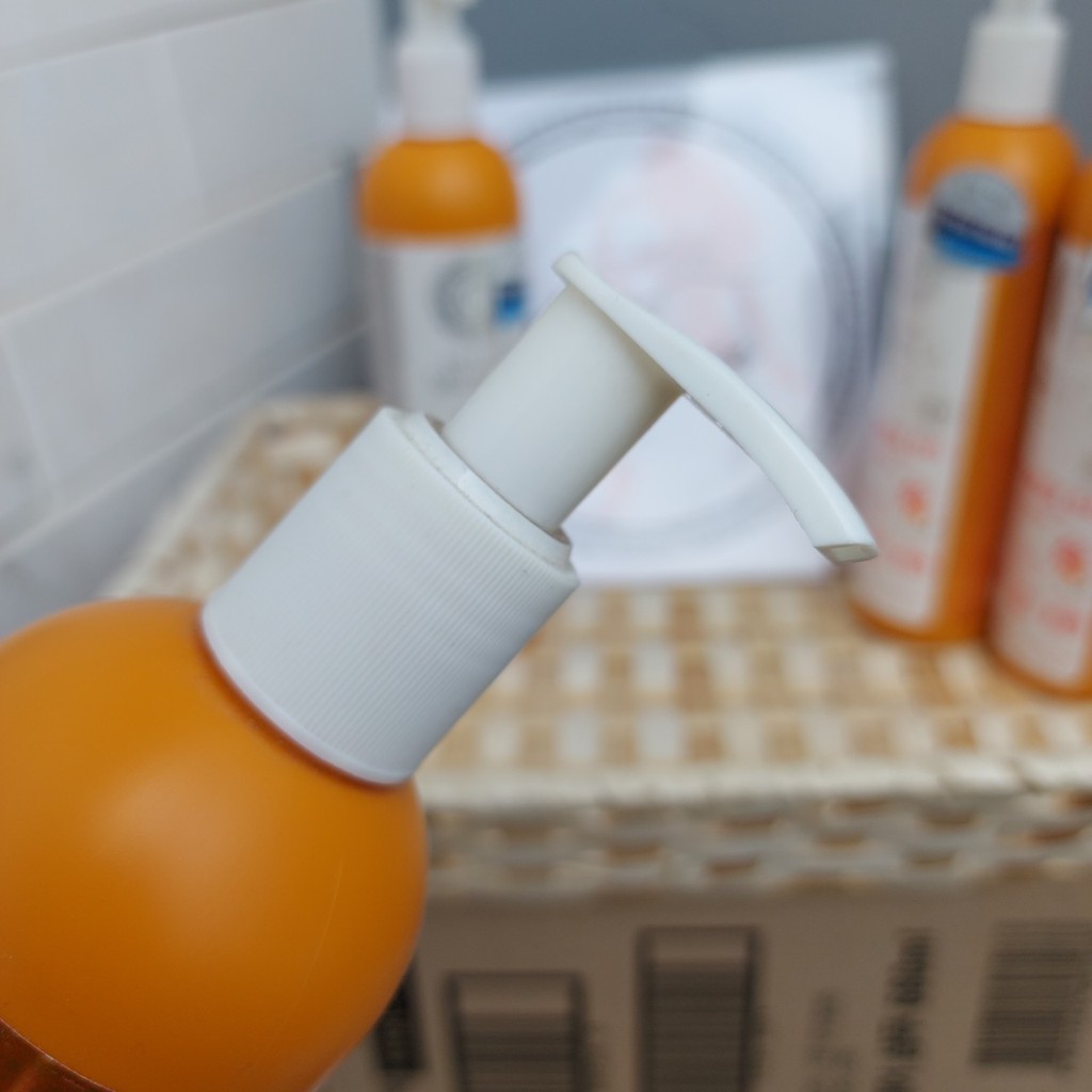 Sữa tắm dưỡng ẩm, bảo vệ da khỏi tia UV, tia cực tím Natura Siberica Shower Gel Vitamin For Skin LOVESKINCARE VN