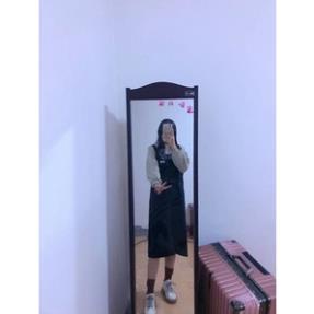 VIP Set váy yếm nhung dài form rộng xẻ vạt sau+áo len kẻ sọc (3 ảnh thật ở cuối)