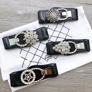 Đai váy hoa đá dập vân da cá sấu