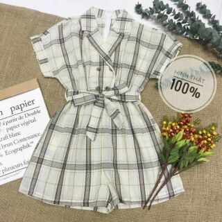Jumsuit caro cổ vest nút nơ eo