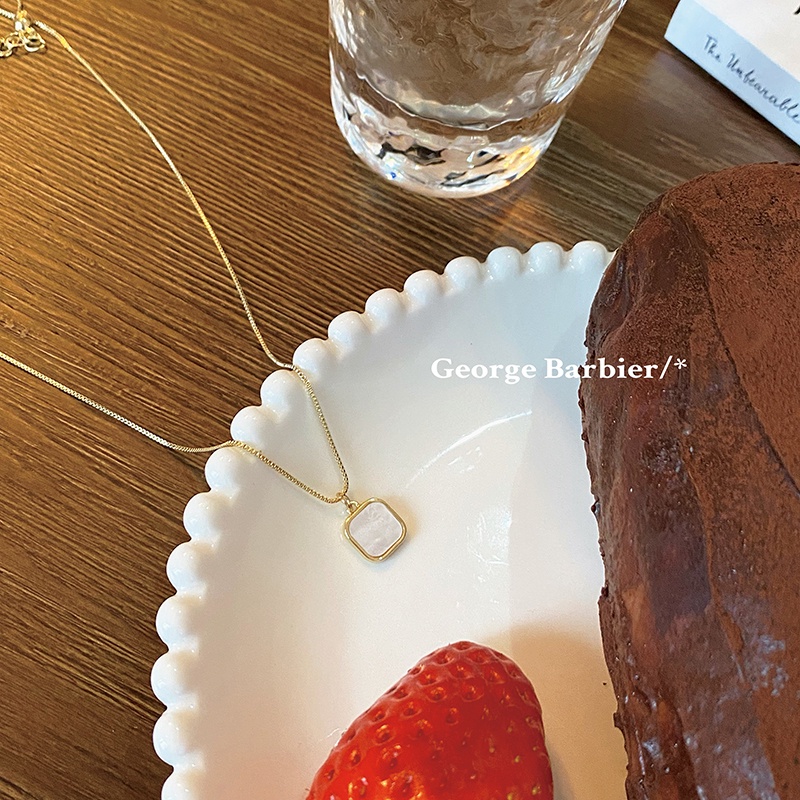 Vòng cổ Mặt Vuông Sang Trọng Dành Cho Nữ