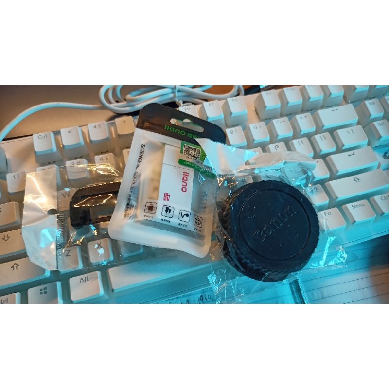 nắm body+len, cao su ống ngắm + đậy chân đèn cho máy ảnh DSLR 650D,700D..., đầu đọc thẻ sd. | BigBuy360 - bigbuy360.vn