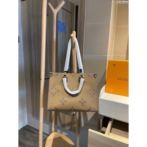 TÚI L__VI ONTHEGO 2 MẶT BẢN SPSL LÓT NHUNG ĐỎ LIKEAUT