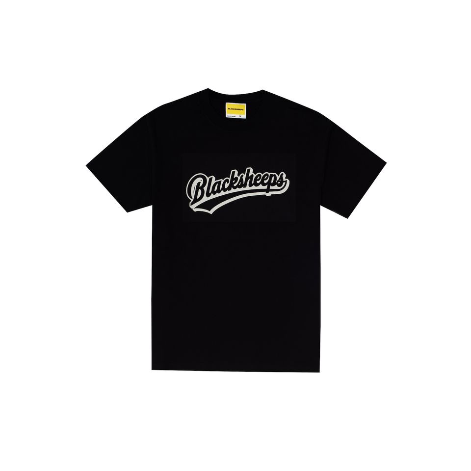 Áo thun Tay Ngắn BLACKSHEEPS aka ATHLETIC LOGO OVERSIZED SS TEE - BLACK