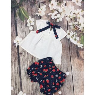 Set dâu tây ao đũi