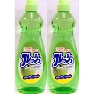 Chai nước rửa bát chén hương táo 600ml Rocket