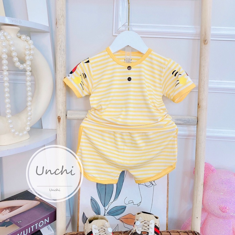 Bộ kẻ cộc tay Unchi phối cúc và viền cho bé từ sơ sinh đến 3 tuổi