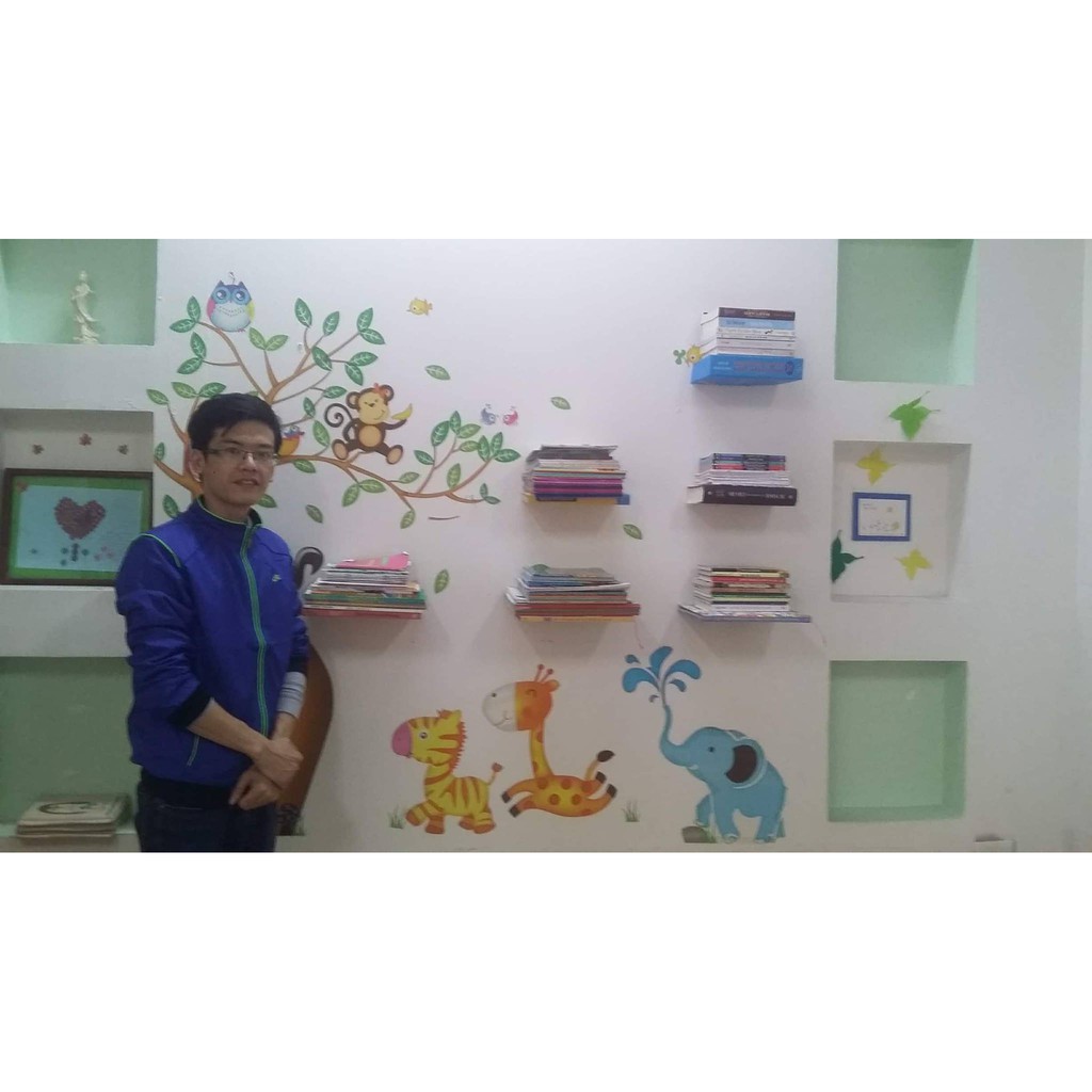 Kệ Sách Tàng Hình