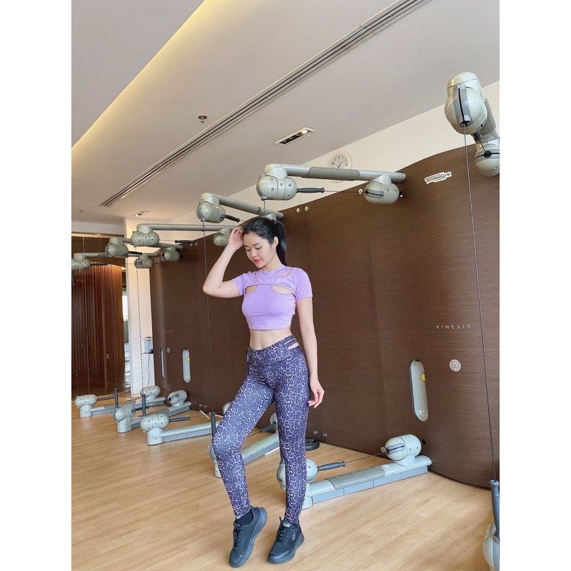 Greentea Croptop Áo Tập Gym Cut Out Siêu Xinh