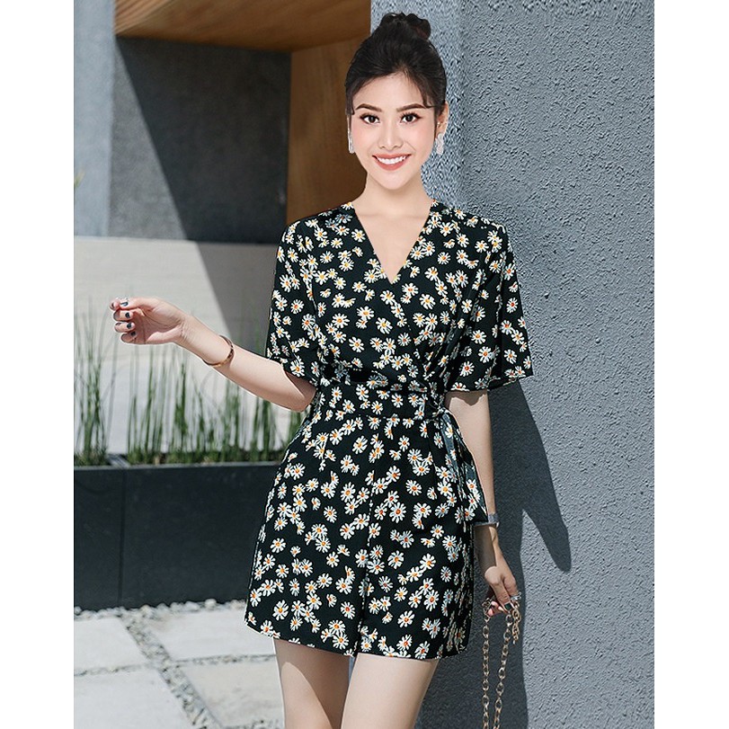 Jum ngắn 💥FREESHIP💥 Jumpsuit hoa cổ tim nút bọc xinh xắn TJ1071