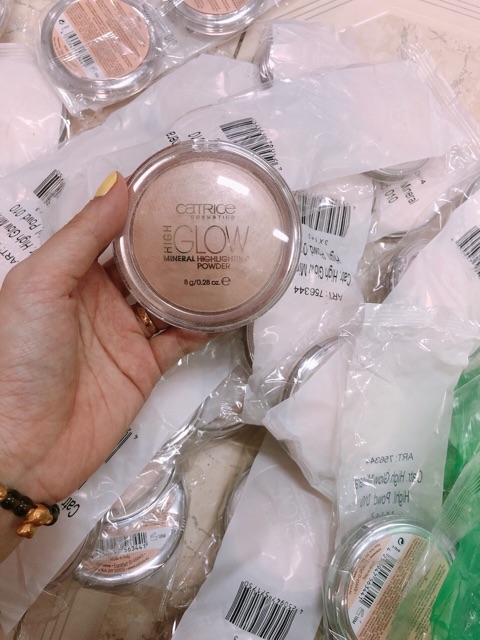 PHẤN BẮT SÁNG HIGHLIGHT CATRICE GLOW | BigBuy360 - bigbuy360.vn