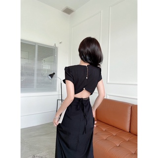 Có bigsize đầm midi xẻ tà nút sau ạ