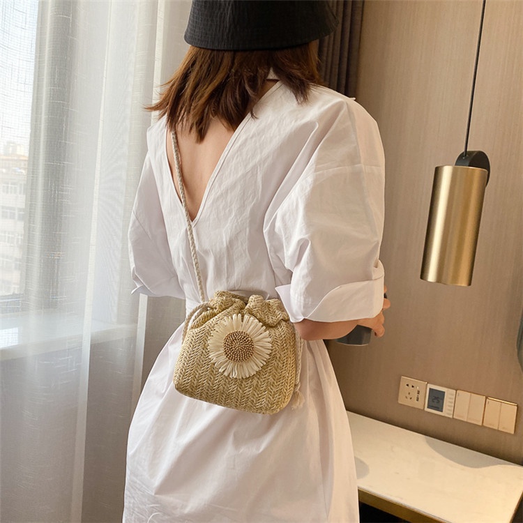 Túi Đeo Vai Đan Rơm Mùa Hè Dễ Thương Cá Tính Cho Nữ