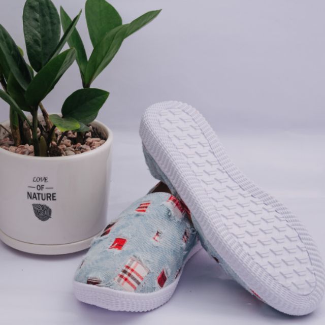 Giày Jean Rách Thể Thao Thời Trang Công Sở thờ trang dạo phố