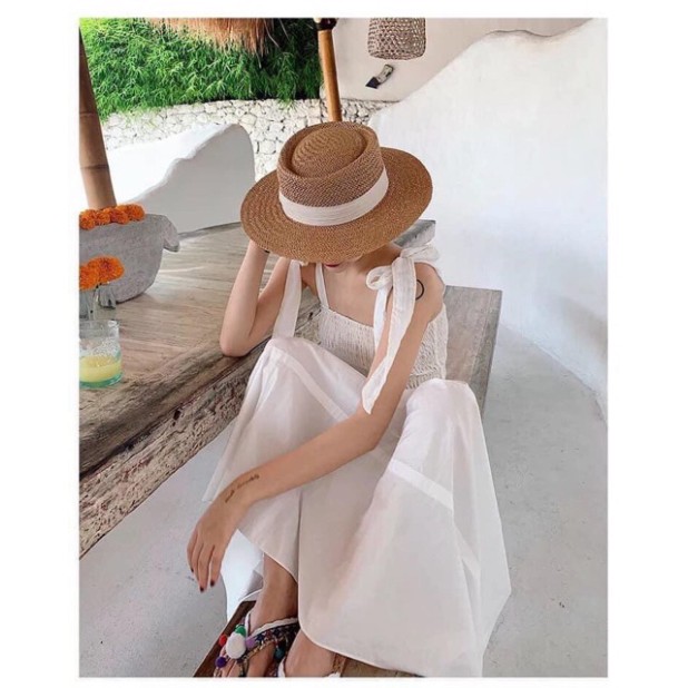 Mũ cói đi biển mẫu mới( phối đồ siêu sang chảnh- 2 màu đen- trắng)