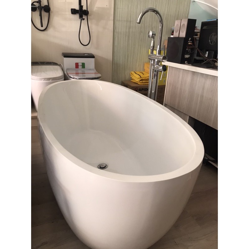 Bồn tắm đặt nằm hình ovan Chất Liệu Acrylic