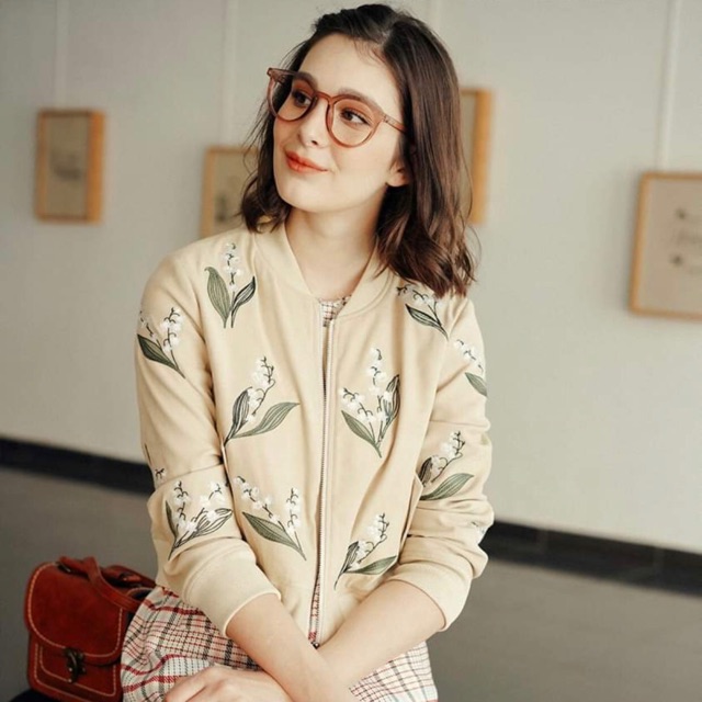 Áo khoác linh lan Adore dress newtag