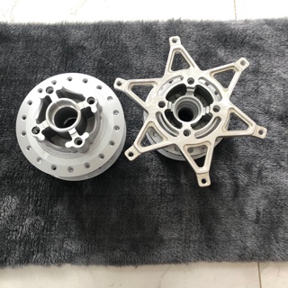 Đùm sonic 150 fi bạc gắn như zin,có luôn lòng cnc