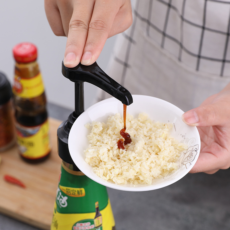 Vòi Bơm Dầu Dạng Nhấn Dễ Dàng Vệ Sinh Và Sử Dụng Cho Hộ Gia Đình
