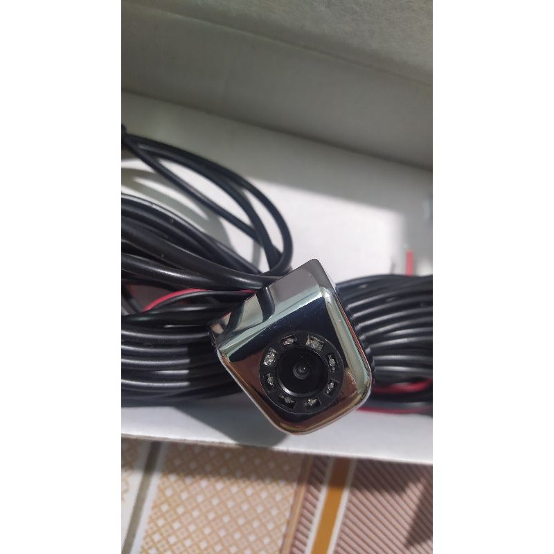 Camera lùi hồng ngoại 8 mắt led CCD mạ Crom