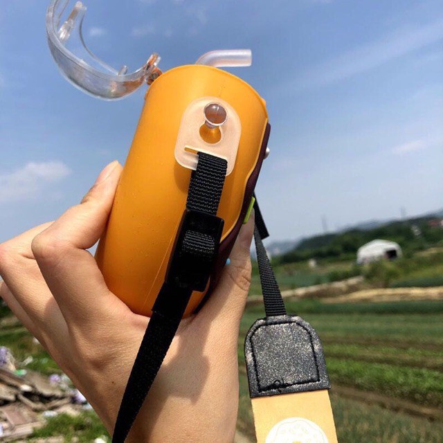 Bình nước hình bánh xe mẫu mới 2020 cho trẻ có vòi hút tiện dụng .