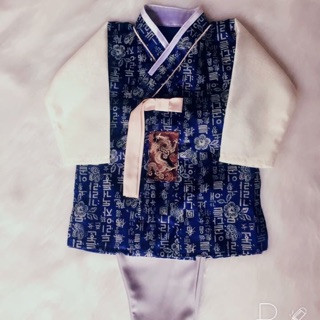 Hanbok bé trai có mũ