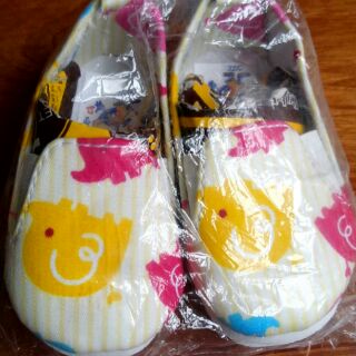Giày slip on bé gái