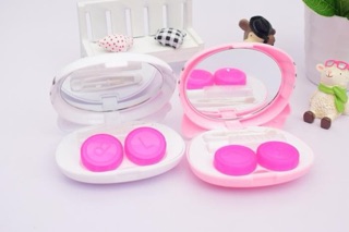 HỘP ĐỰNG KÍNH ÁP TRÒNG HELLO KITTY