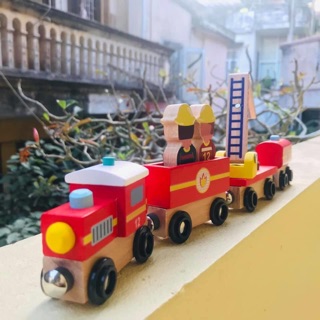 TÀU CỨU HOẢ NAM CHÂM