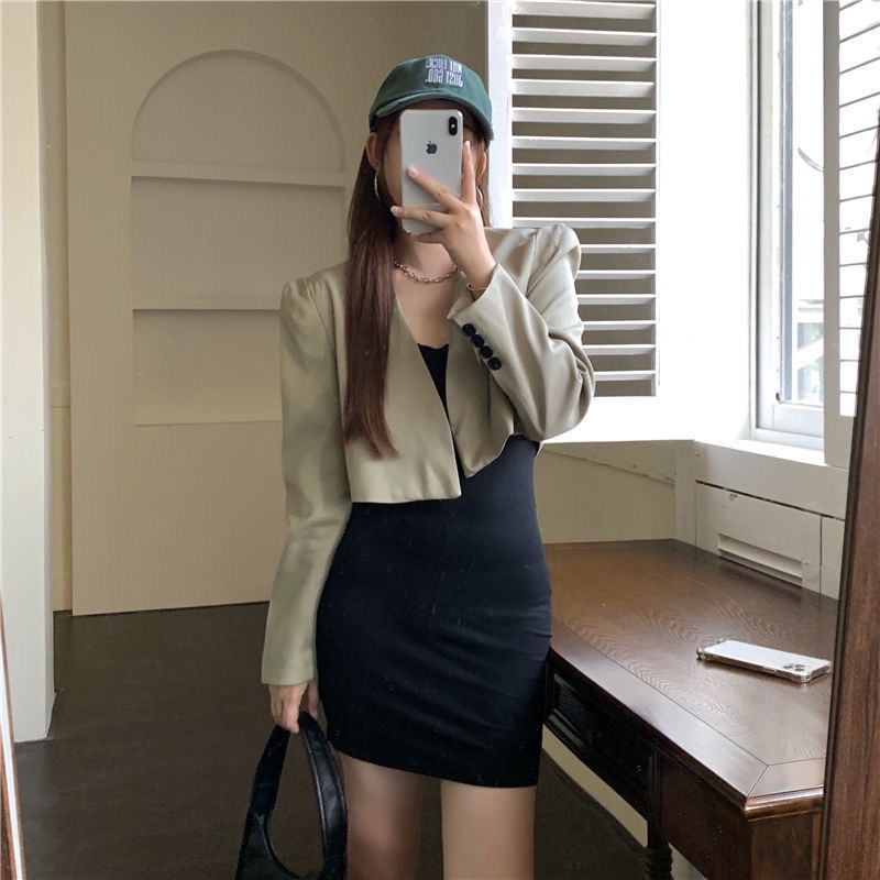 Áo Blazer Dáng Ngắn Tay Dài Có Độn Vai Phong Cách Hàn Quốc