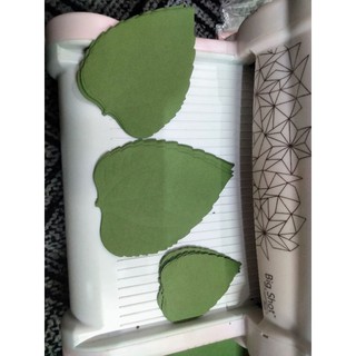 [Mã SKAMLTSM9 giảm 10% đơn 99K] 30 lá hướng dương to nhỏ CÓ GÂN LÁ cắt sẵn