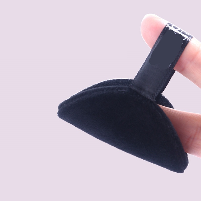 Mút trang điểm hình tròn màu đen cỡ 5.5cm tiện dụng