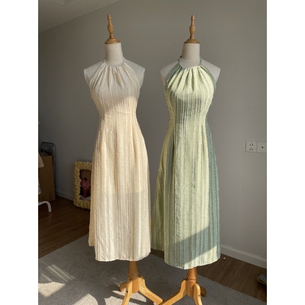 Đầm maxi cổ yếm hở lưng-lili