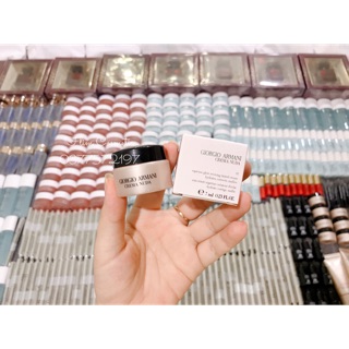 Kem makeup Giorgio Armani cream nuda