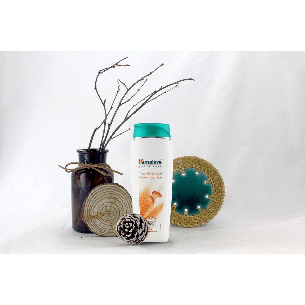 Sữa Dưỡng Ẩm Himalaya Nourishing Face Moisturizing Lotion Dành Cho Da Mặt 100ml