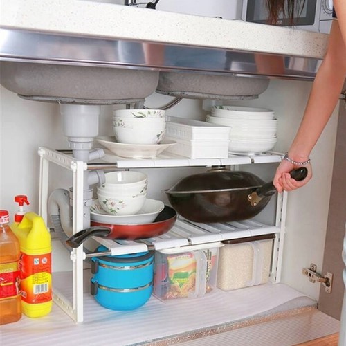 Kệ gầm bếp 2 tầng làm bằng khung inox chịu lực giúp để xoong nồi và dụng cụ bếp tiết kiệm diện tích
