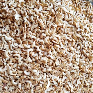 Hạt  Điều Vỡ Đôi A cồ sấy (đã tách vỏ) - 500Gr