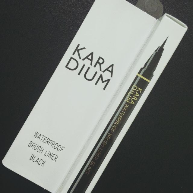 Bút dạ kẻ mắt Karadium Waterproof Brush Liner Black Hàn Quốc - Đường Kẻ Sắc Nét, Thu Hút Ánh Nhìn - Amora Skinlab | BigBuy360 - bigbuy360.vn