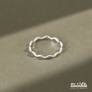Nhẫn bạc 925 lượn sóng của nữ đơn giản dễ phối - Made Twinkle Silver