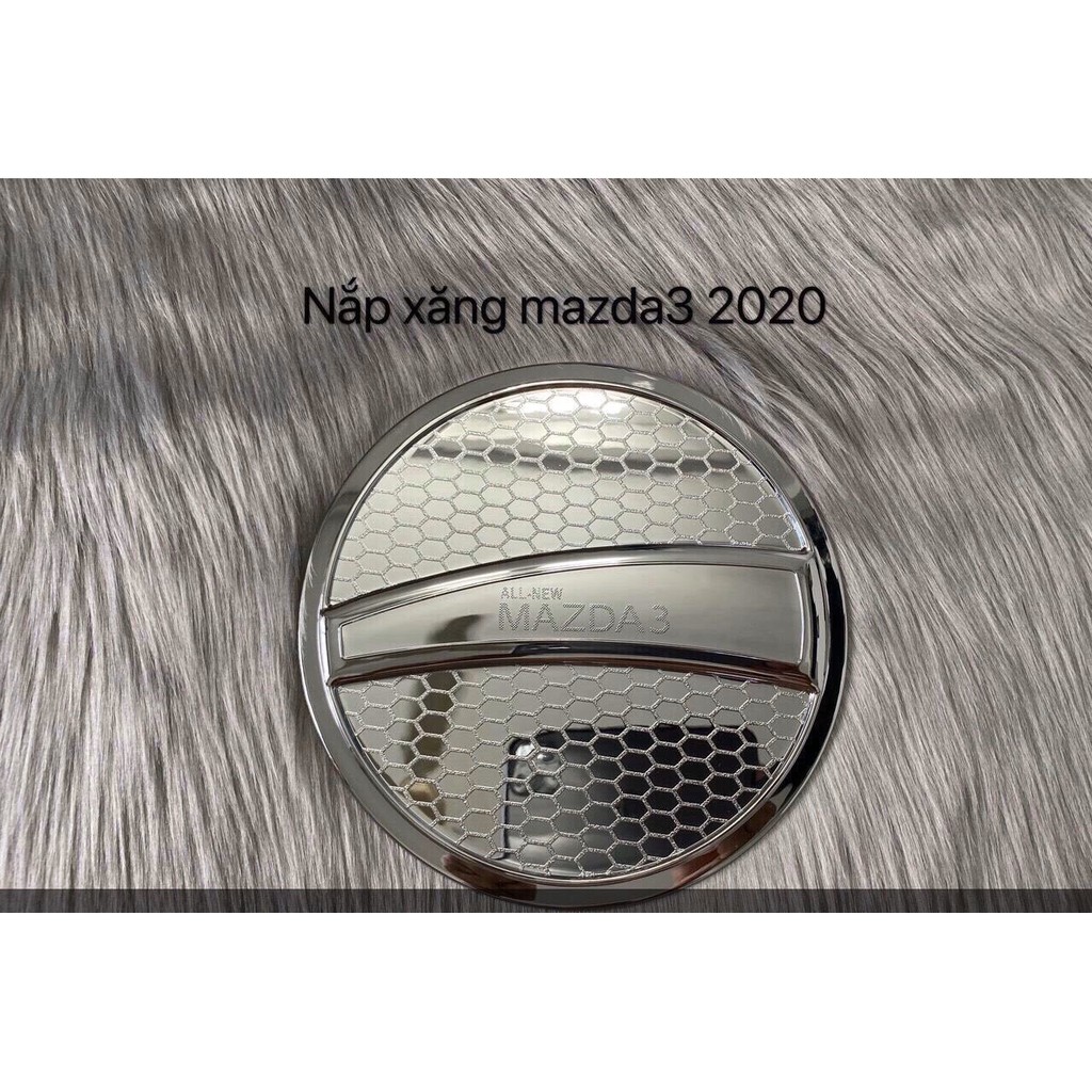 Ốp nắp bình xăng Mazda 3 2020