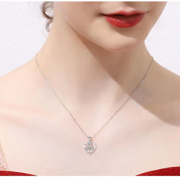 Hình trái tim Tình yêu trái tim chuyển động Vòng cổ 520 Ngày lễ tình nhân Douyin Net Phong cách nổ màu đỏ Đập trái tim Thiết kế Niche Mặt dây chuyền