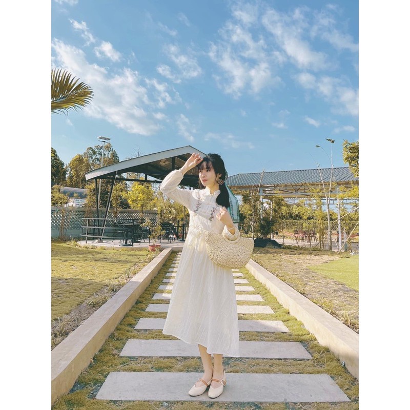 Váy Trắng Thêu Hoa | BigBuy360 - bigbuy360.vn