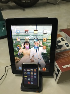 Dock sạc đôi cho iphone ipod và ipad