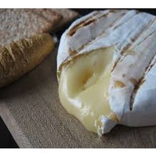 Unilac Grand'or phô mai brie 125gr ( date 04/03/2027 )