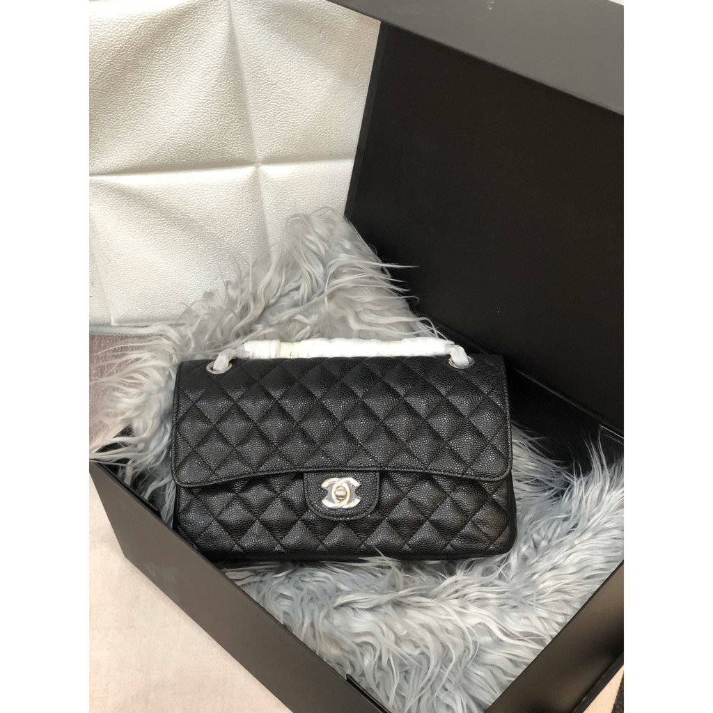 Túi hộp đen classic da hạt size 26cm