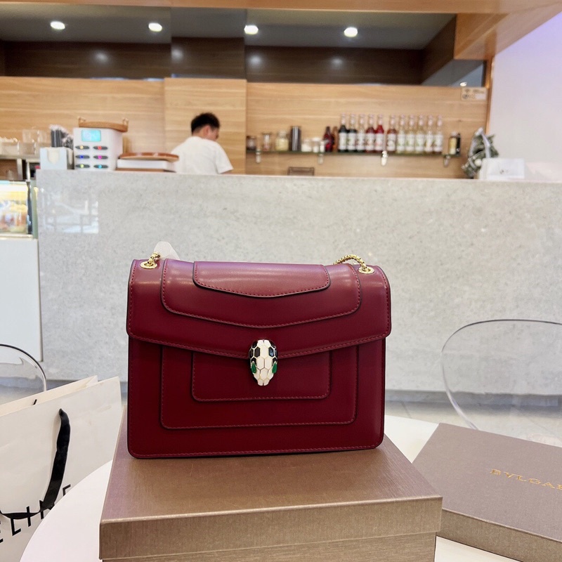 Túi xách BVLGARI đầu rắn cực đẹp, tinh xảo.