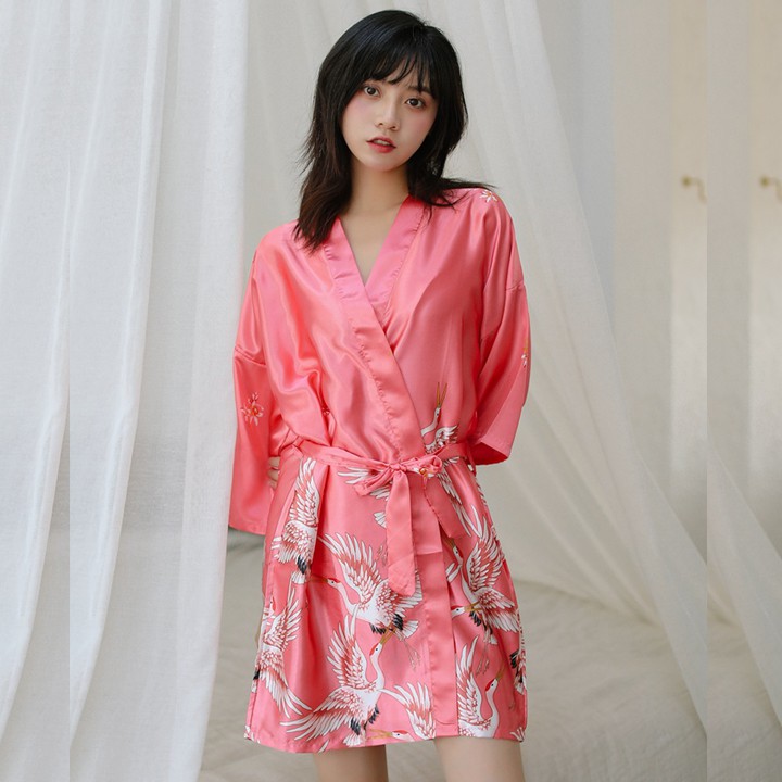 Áo choàng ngủ lụa cao cấp kiểu kimono in hình chim hạt sang trọng với màu Hồng siêu xinh